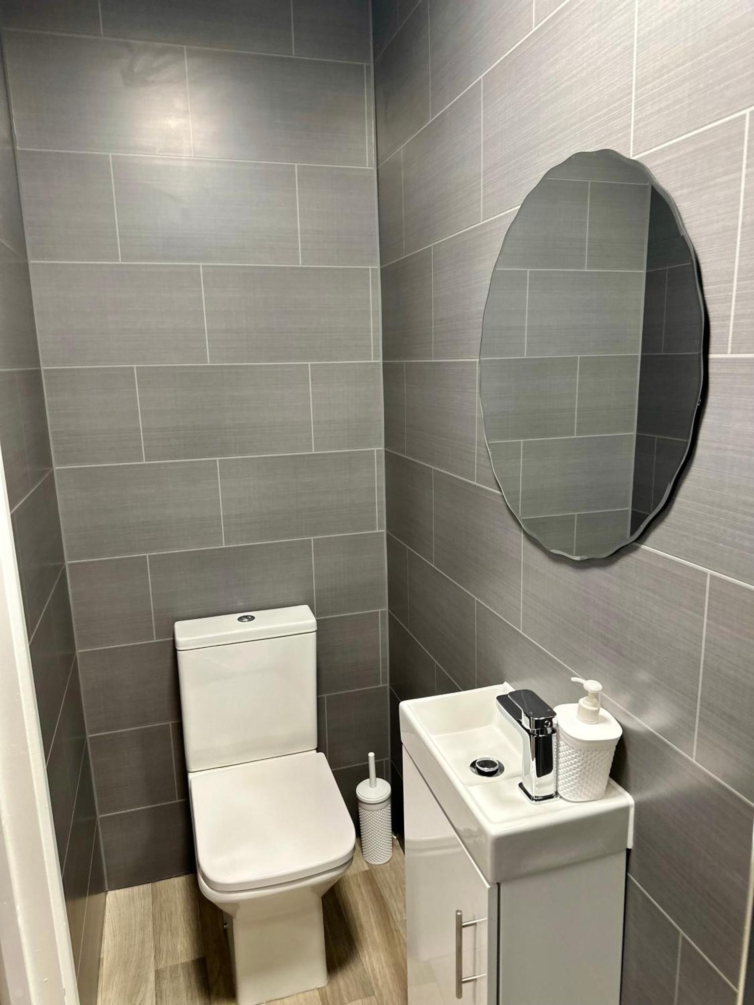 Cosy Ensuite Double Room, Near Heathrow Airport Northolt  Εξωτερικό φωτογραφία